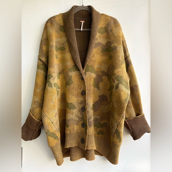 Free People Chamomile Pattern Cardi in Army Combo!🌟 - Picture 15 of 16